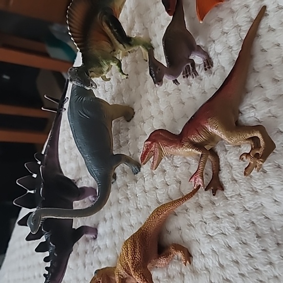 Lot Of 9 Hard PVC Medium Colourful Dinosaur Toys - Picture 4 of 6